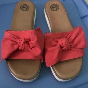 Pink bow platform sandals